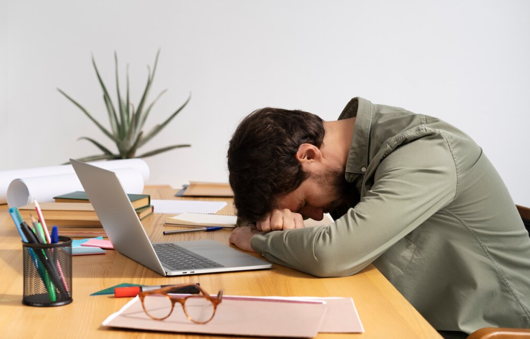 Sering Lelah Setelah Baca Berita Sedih? Bisa Jadi Ini Empati Melelahkan, Simak Penjelasannya